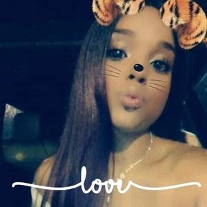 Meet your Posher, Perla